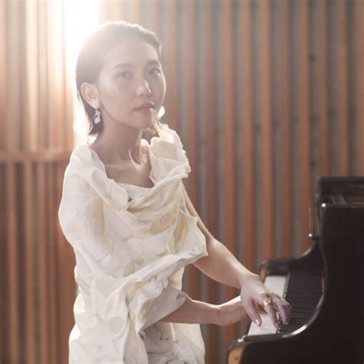 Aimi Kobayashi
