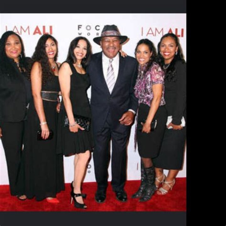 All About Miya Ali ! Daughter Of Muhammad Ali