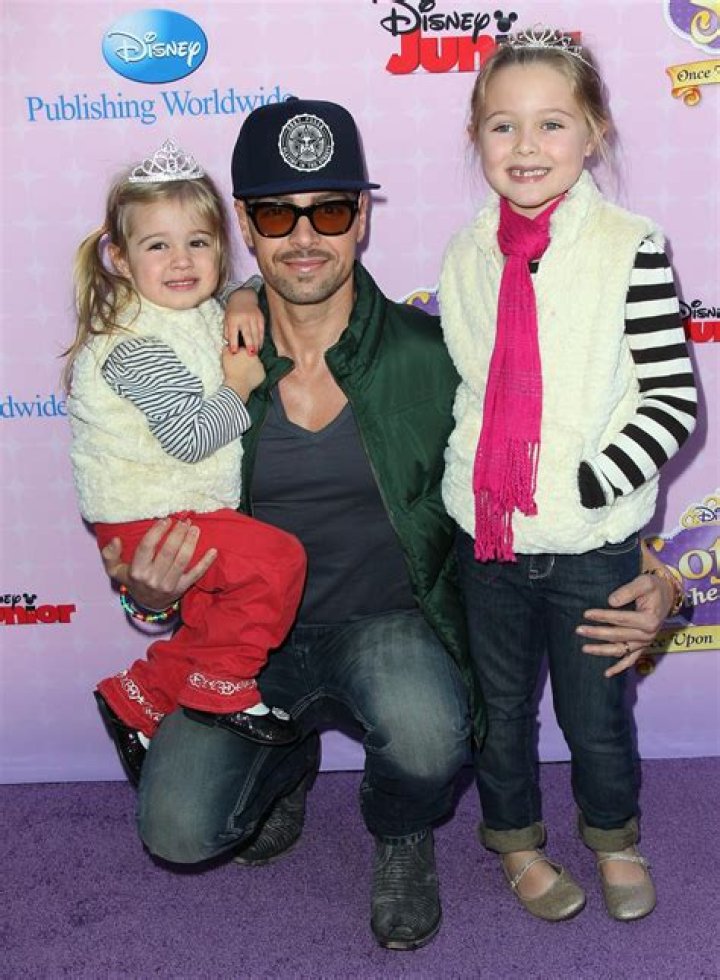 All About Third Child Of Joey Lawrence And Samantha Cope