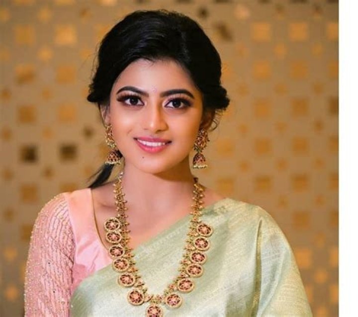 Anandhi