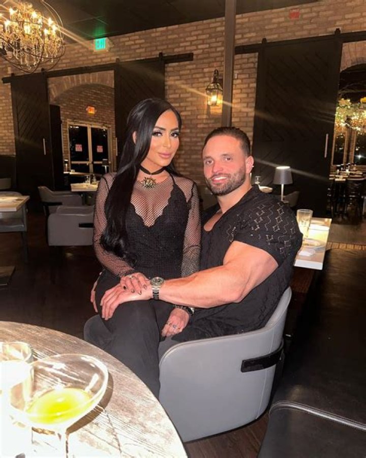 Angelina Pivarnick | Boyfriend Vinny, Kids And Relationship