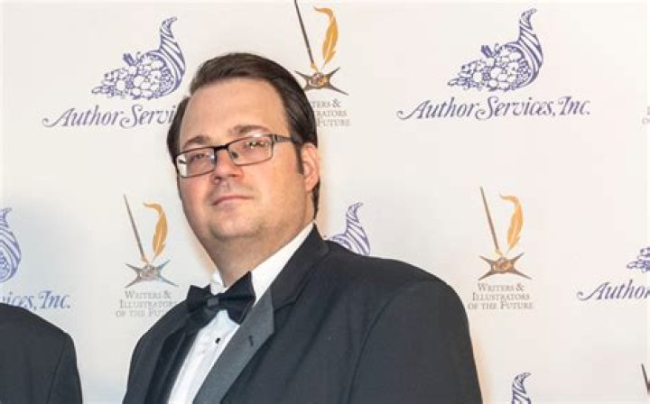 Brandon Sanderson| Bio, Age, Net Worth, Relationship, Career