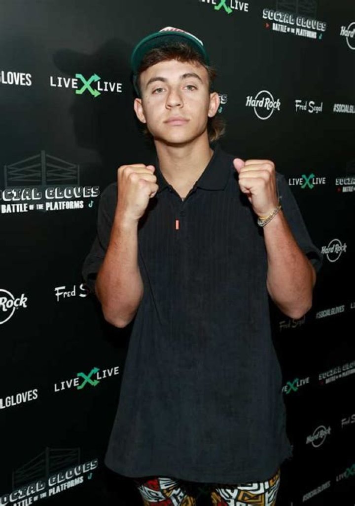 Cale Saurage