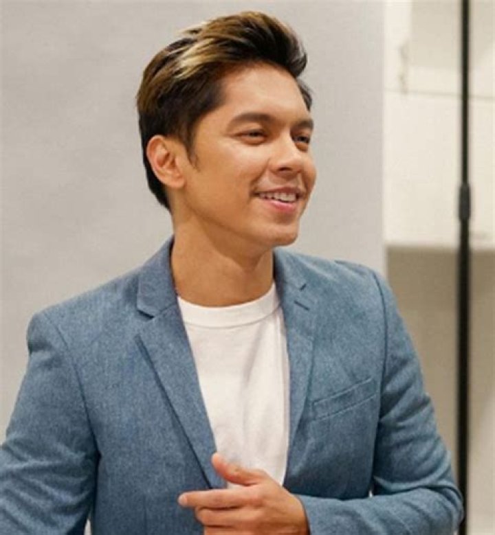 Carlo Aquino