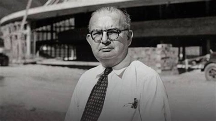 Carlos Raul Villanueva