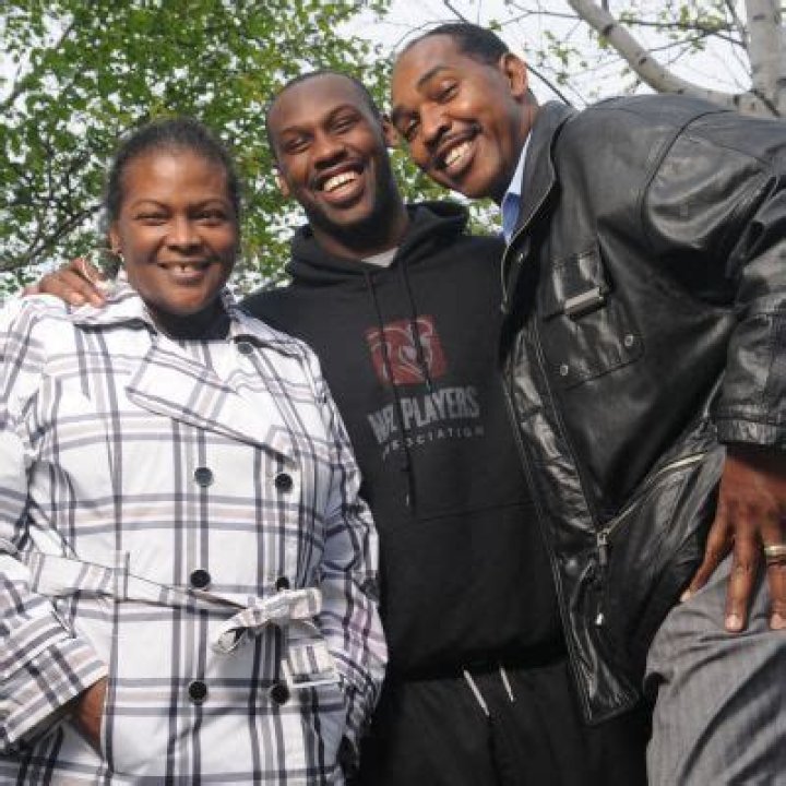 Carmen Jones | All About Jon Jones Sister | Family Details And Relationship