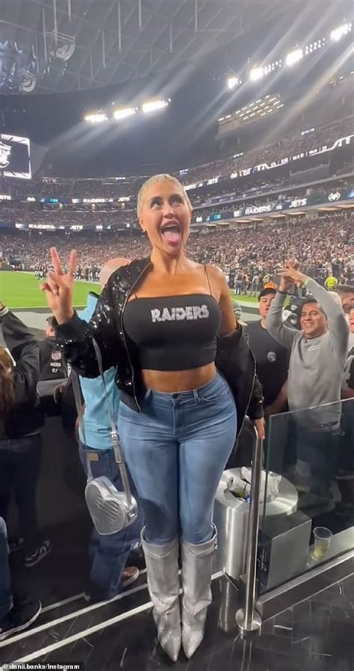 Danii Banks Flash Video NFL Stadium Twitter: Onlyfans Model Leaked Footage Scandal