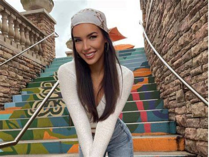 Davia Bunch | How Old Is She From The Bachelor | Net Worth And Boyfriend