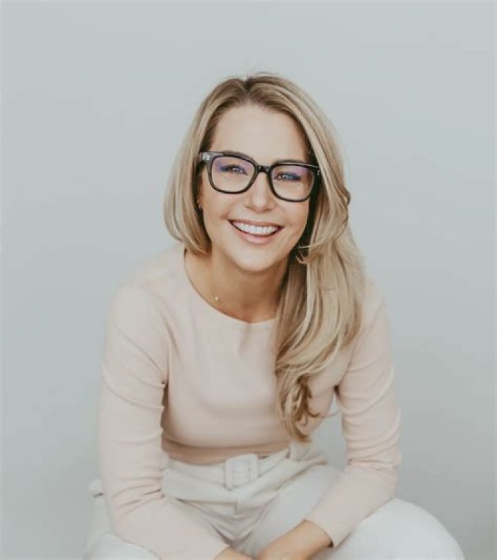 Dr. Shannon Curry