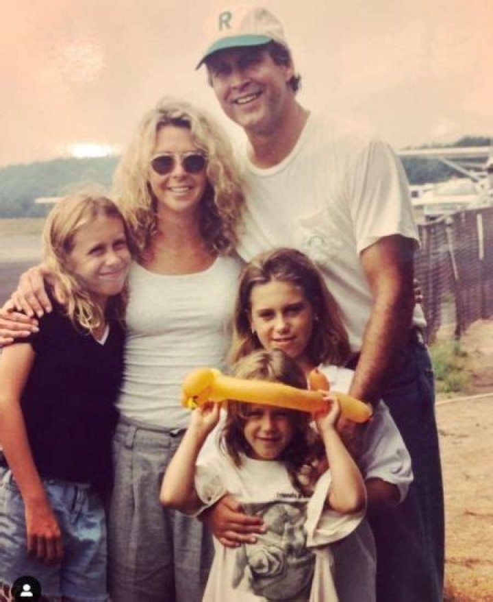 Emily Evelyn Chase: Everything You Should Know About Chevy Chase’s Daughter