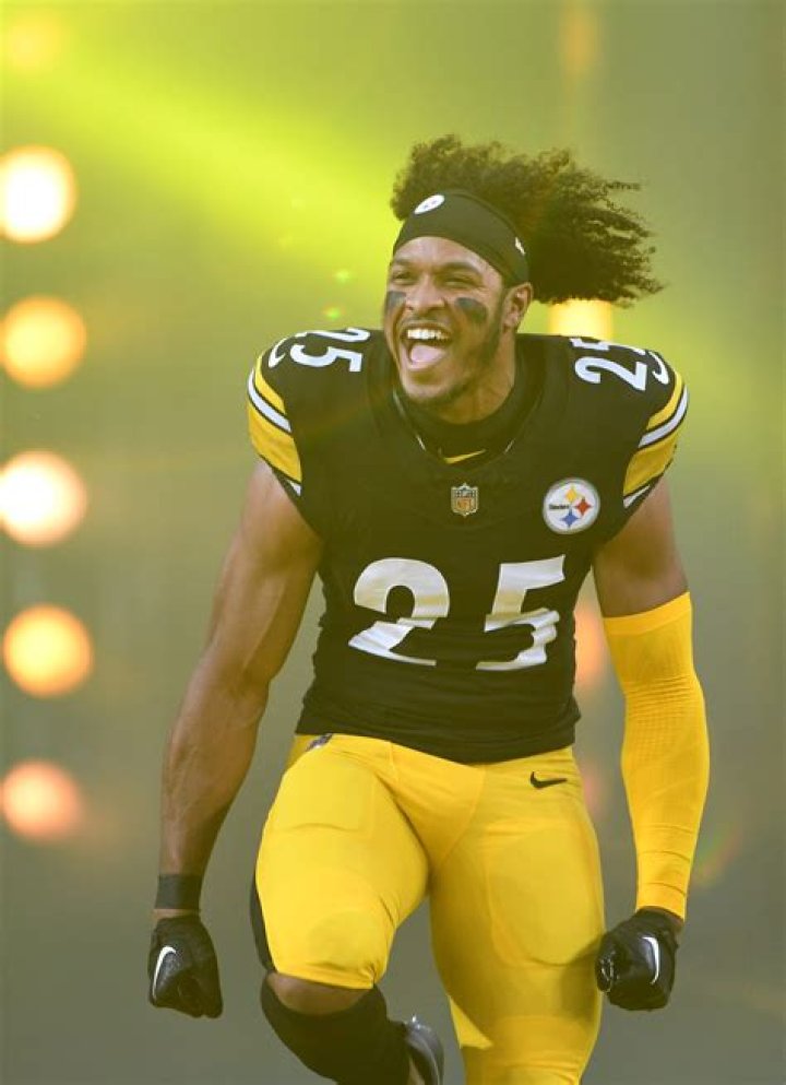 Eric Rowe