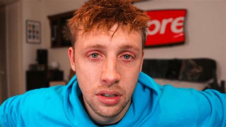 Harry Lewis- Wiki, Height, Girlfriend, Net Worth