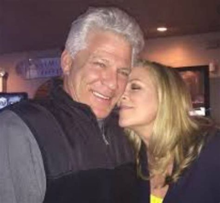Janelle Stelson- Bio, Net Worth, Husband, Marriage, Height