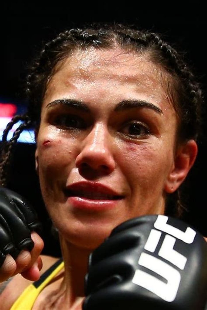 Jessica Andrade’s sexual orientation, gender, and family information