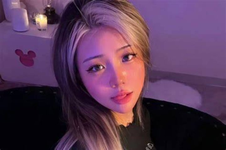Kaise Twitch Leak | Photos Trending On Fansly