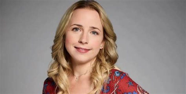 Lecy Goranson | Bio, Age, Net Worth, Relationship, Career