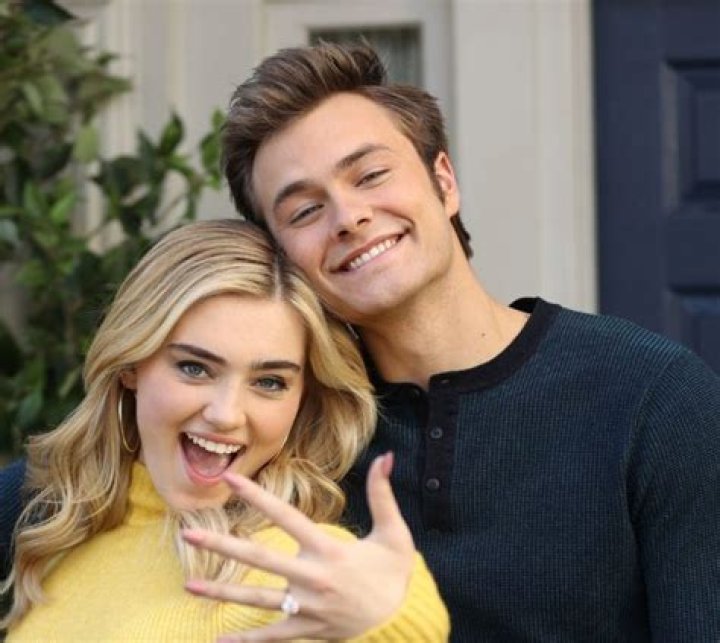 Logan Pepper- Bio, Height, Net Worth, Girlfriend