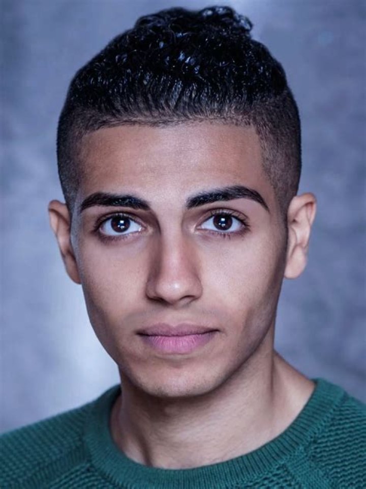 Mena Massoud | Bio, Age, Net Worth, Relationship, Career
