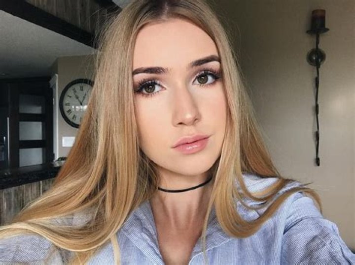 Mia Maples