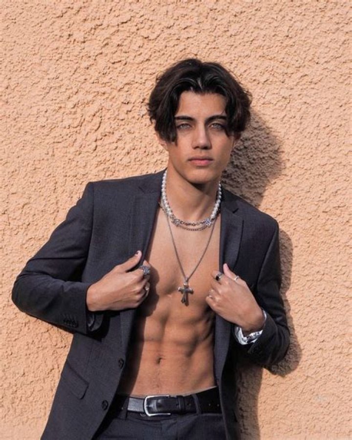 Milos Guzel