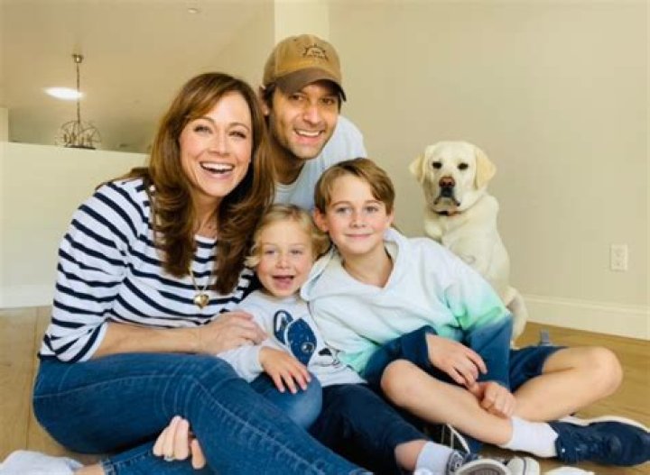 Nikki DeLoach | Parents, Career And Relationship