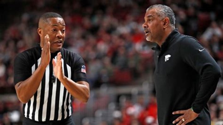 Ron Snodgrass is an NCAA football referee who can be found on his wiki and career highlights.