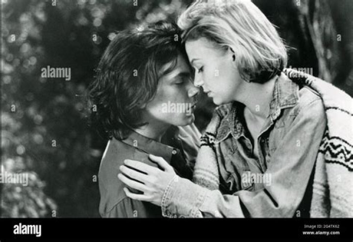 Samantha Mathis