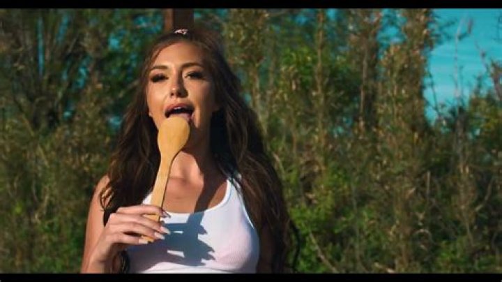 Savannah Dexter: Her Rough Upbringing and More