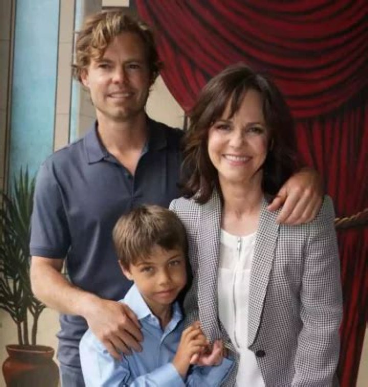 Slater Vance | Parents And Sibilings