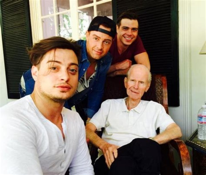 Who Are Donna And Joseph Lawrence Sr | Joey Lawrence Parents Family And Siblings