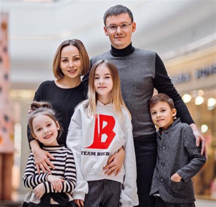 Who Are Elena And Alexander Tuleshov | Daneliya Tuleshova Parents | Net Worth & Siblings