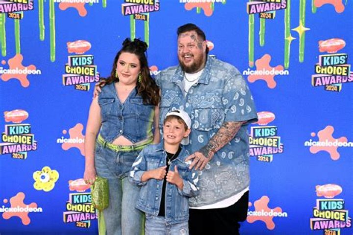 Who Is Minou Arjomand | Meet Kathryn Arjomand Daughter And Son Noah Amir Arjomand