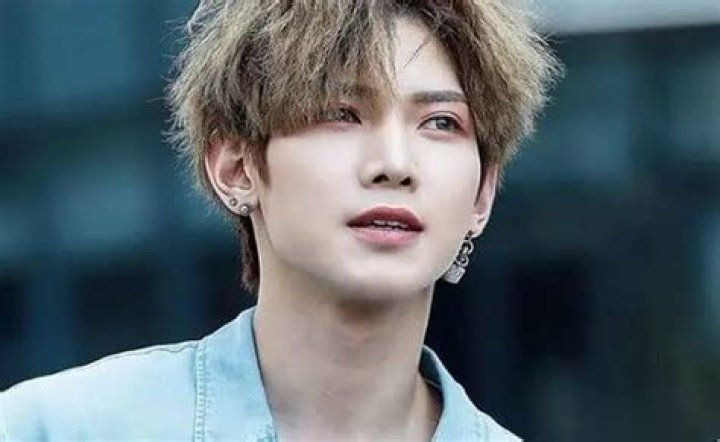 Yeosang- Net Worth, Height, Bio, Girlfriend